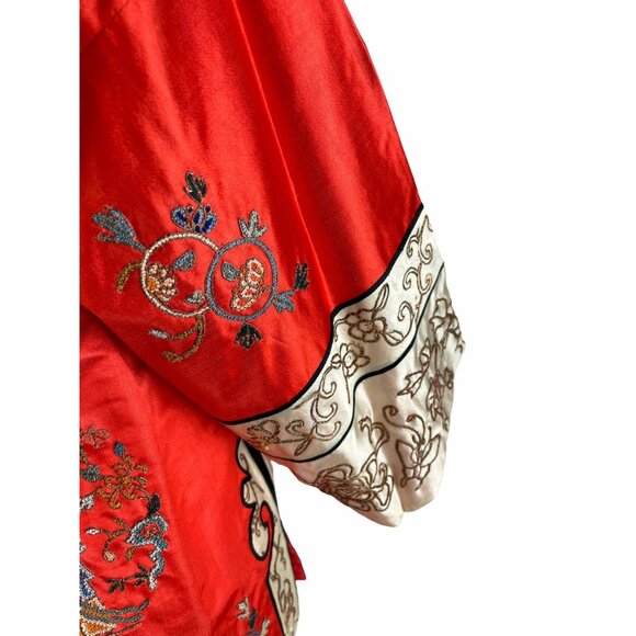 Vintage red silk Chinese jacket with Forbidden Stitch Peking Knot embroidery - Picture 7 of 9